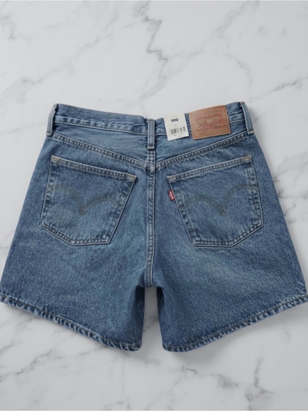 NWI LevIS bUl Koled Snorts - Size 27 - 100% Cotton Premium
Denim - Picture 2 of 7